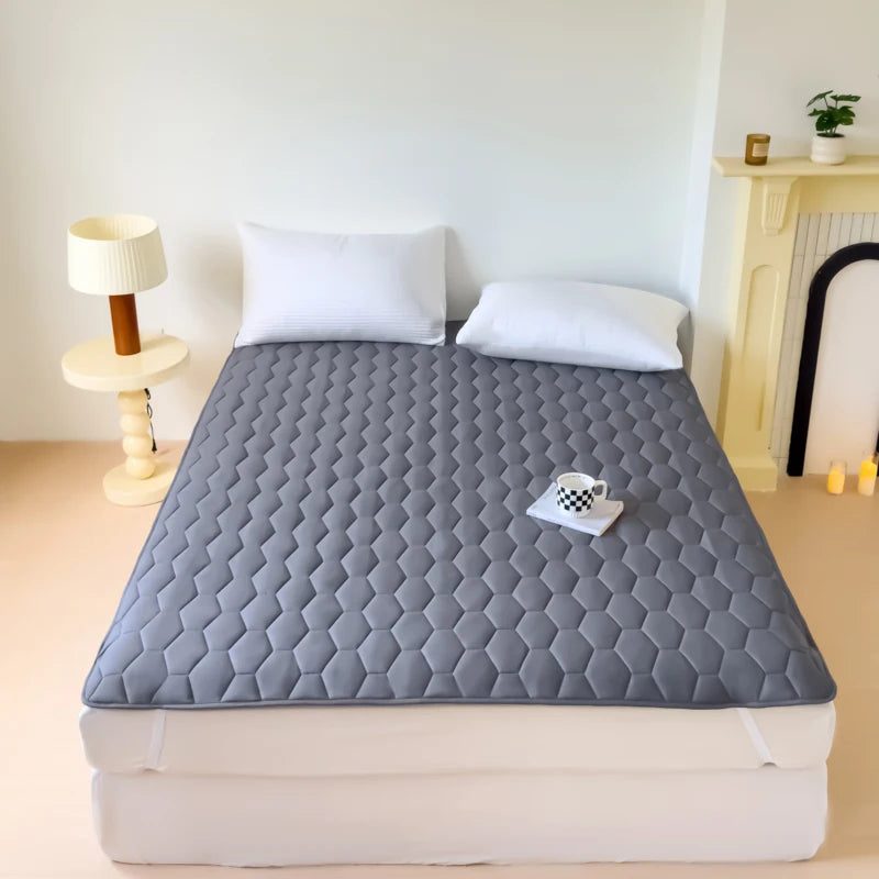 Waterproof Quilted Mattress Protector Cover Thickened Breathable Mattress Topper for Single or Double Bed.