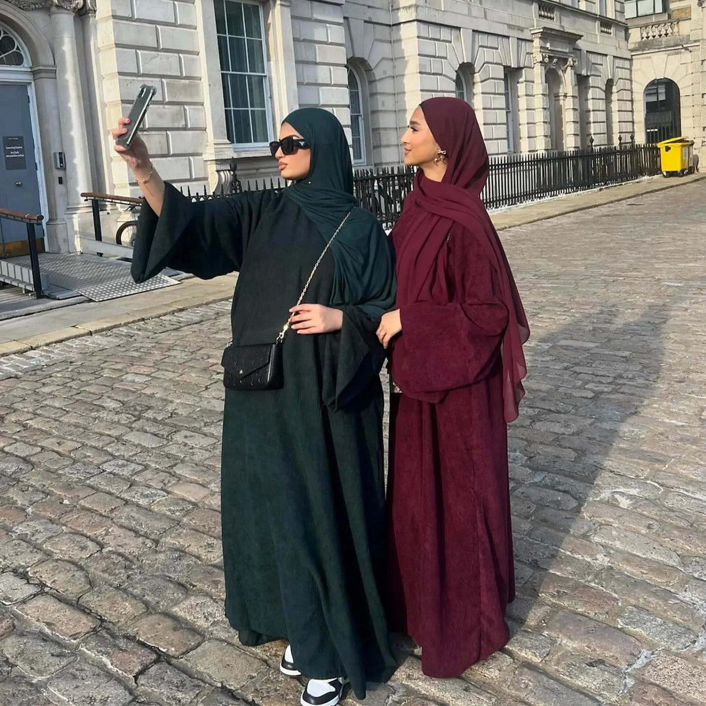 2025 New Arrival Turkey Dubai Muslim Winter Abaya Corduroy Women Closed Abaya Loose Daily Wear Muslim Long Winter Dress.