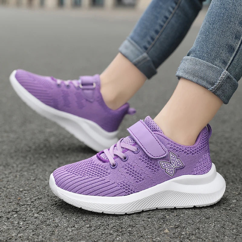 Children's sports shoes, girls' breathable leisure shoes, outdoor sports shoes, mesh surface anti slip fashionable running shoes.
