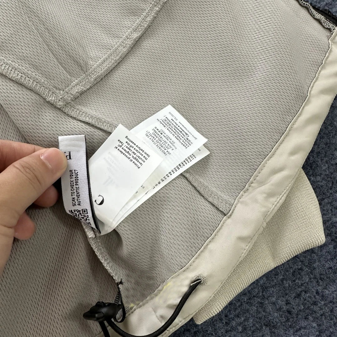 2025 Italian CC Glass Black Button Brand Style Men's Fleece-lined Windbreaker Jacket Zippered Suitable For Outdoor Sports Hoodie.