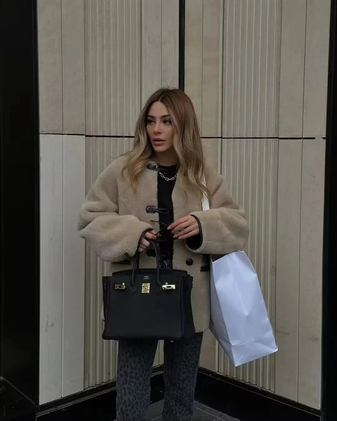 ZBZA Women's Faux Wool Jacket Loose Retro O-neck Single Breasted Long Sleeve Double Pocket Casual Overcoat Fall Winter Chic Coat