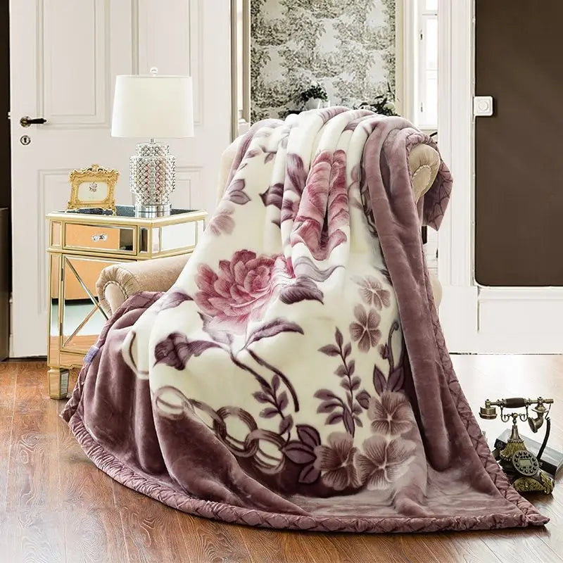 Winter Raschel Blankets Thickened Soft Comfortable and Fluffy Plush Quilt Home Multifunctional Single Person Double Warm Blanket.