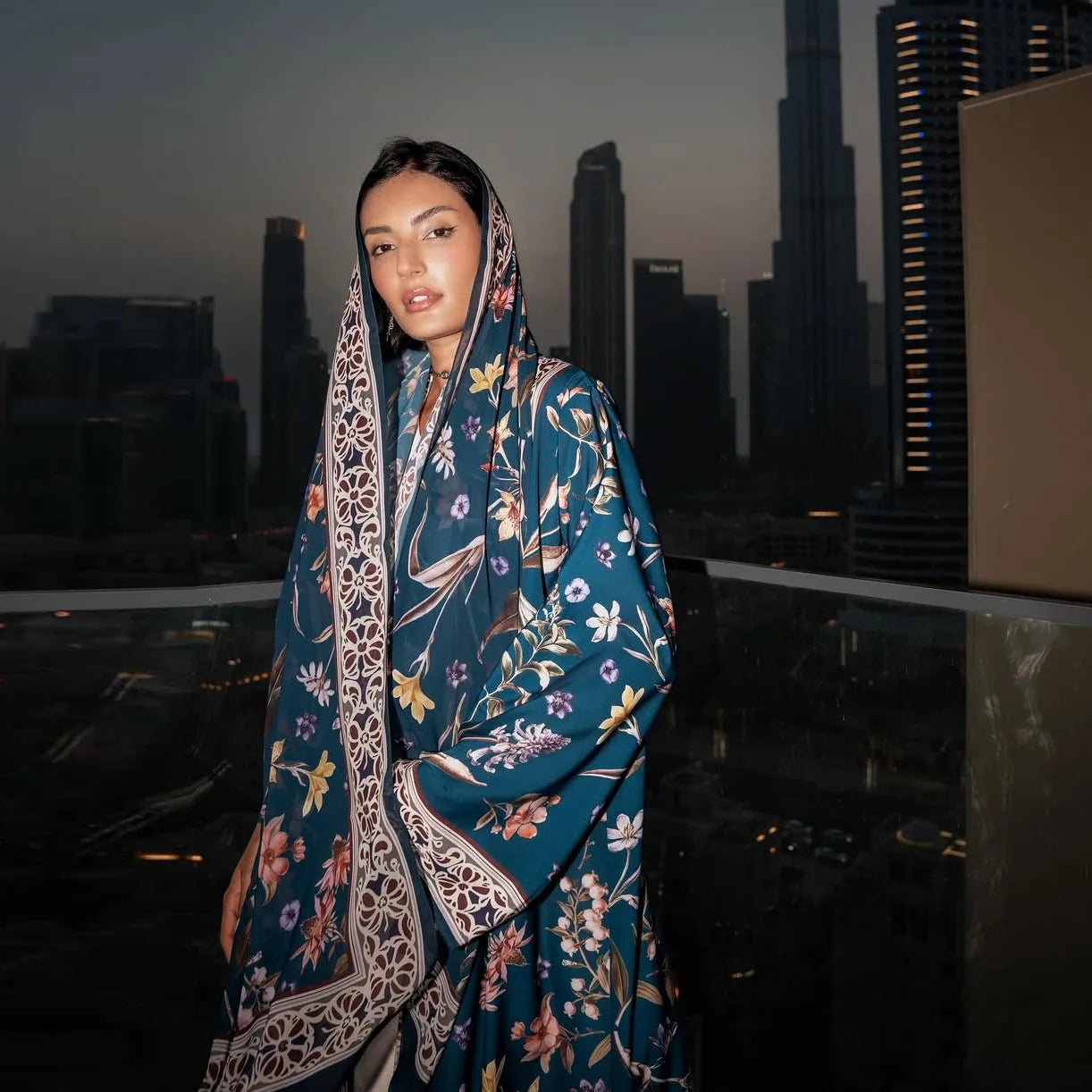 2025, Sommer-Strickjacke mit arabischem Blumenmuster für muslimische Frauen, elegante Dubai-Hijab-Abaya mit innerem islamischem Urlaubsoutfit, neues Türkei-Kleid.