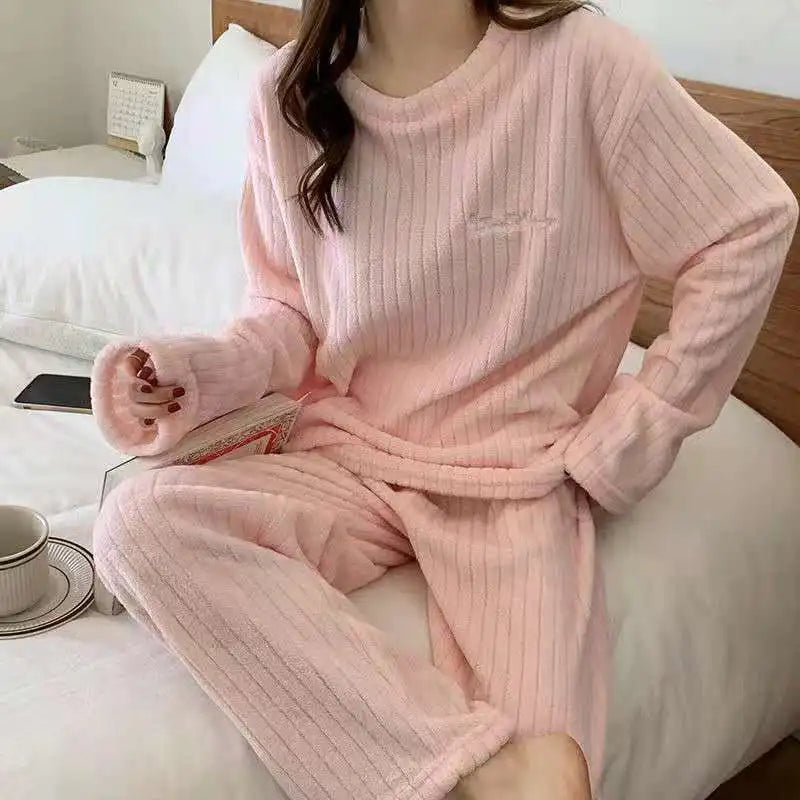 New Autumn/Winter Coral Fleece Pyjamas for Women Thickened Homewear Student Comfort Cotton Fleece Plus Size Fashion Pyjama Set.