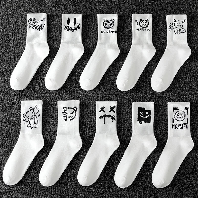 10 pairs of men's sports socks, casual, breathable, and versatile. Ghost face graffiti personalized socks.