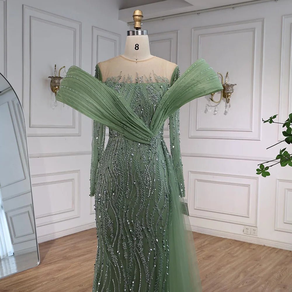 Elegante, perlenbesetzte, salbeigrüne Abendkleider mit fließendem Saum Serene Hill Maßgeschneidert 2025, LA 72928.
