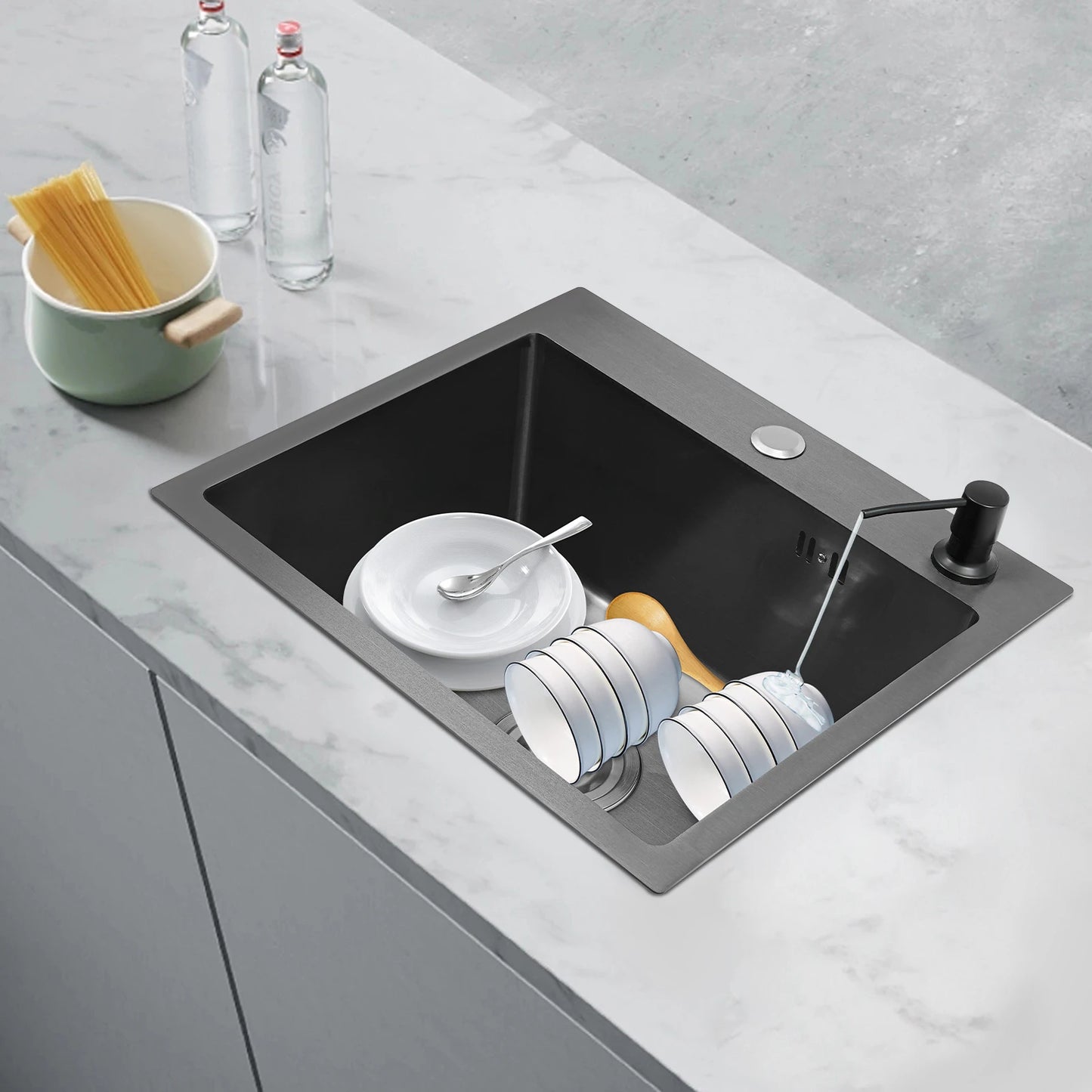 Großes schwarzes Abtropfgestell für die Küche, Küchenspüle aus Edelstahl mit Abtropffläche, Gemüse-Doppelbecken mit Seifenspender