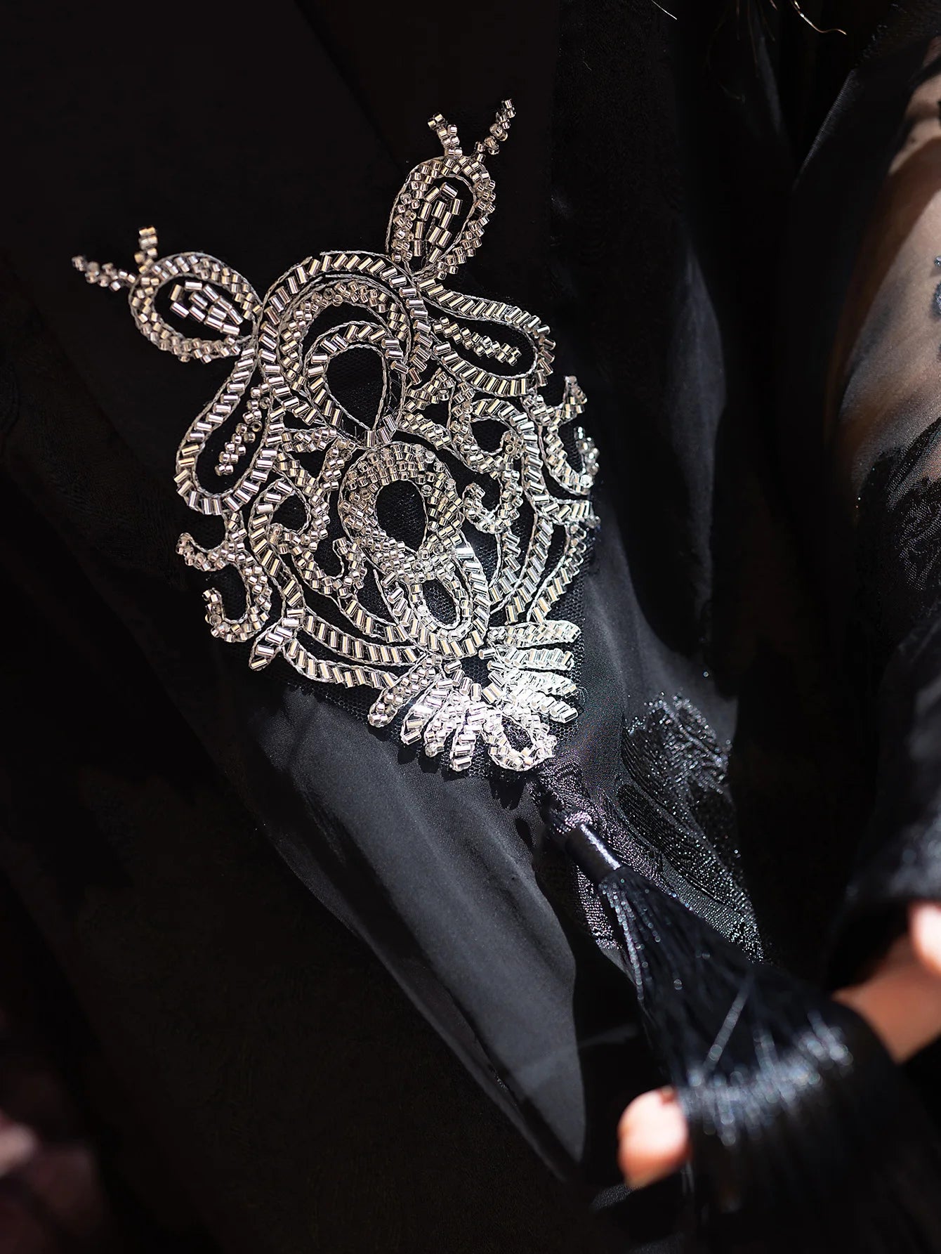 Luxury Dubai Abaya Embroidered Black Jacquard Tassel Robe Women Muslim Dress Kaftan Kimono Kebaya Marocain Femme Caftan Jalabiya.