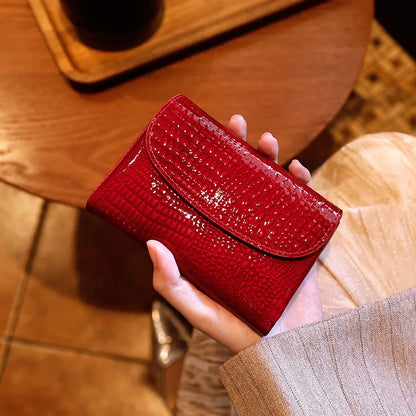 Magnetic Clasp Short Ladies Genuine Leather Wallet 2025 New Alligator Cow Leather Purse Woman RFID Card Holder Mini Clutch