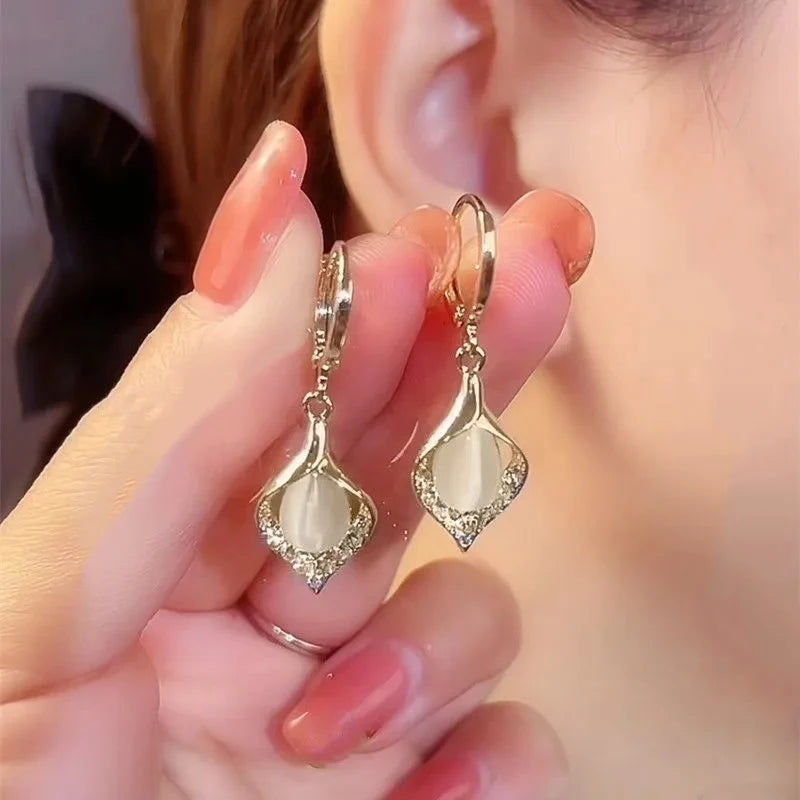 Luxury High-end Temperament Trendy Fashion Ladies Cat's Eye Stone Angel Eye Earrings,Earrings Jewelry Gift Accessories.