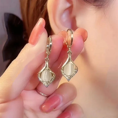 Luxury High-end Temperament Trendy Fashion Ladies Cat's Eye Stone Angel Eye Earrings,Earrings Jewelry Gift Accessories.