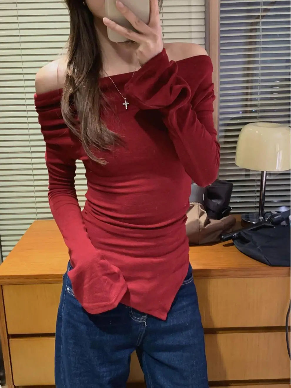 Irregular Waist Pleated Long Sleeve Base Shirt Spring T-Shirt Women's Spicy Girl One Shoulder Top Fashionable Casual Wear.