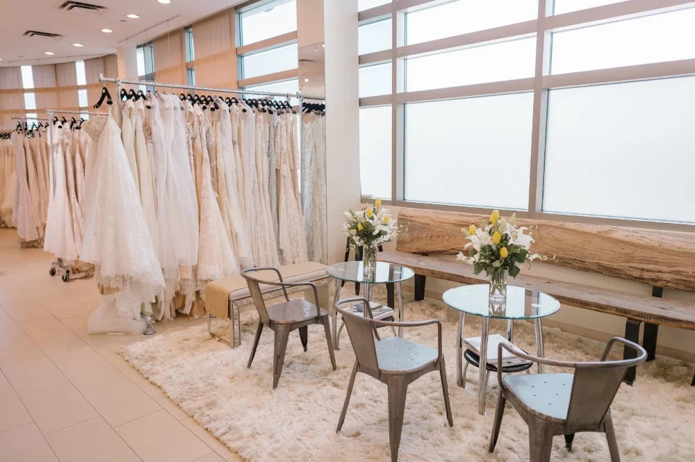 Maßgeschneiderte Jiayigong-Abschlussball-Kleider mit exquisitem Stehkragen, A-Linie, Blumen und Knöpfen aus Organza, maßgeschneiderte Anlasskleider.