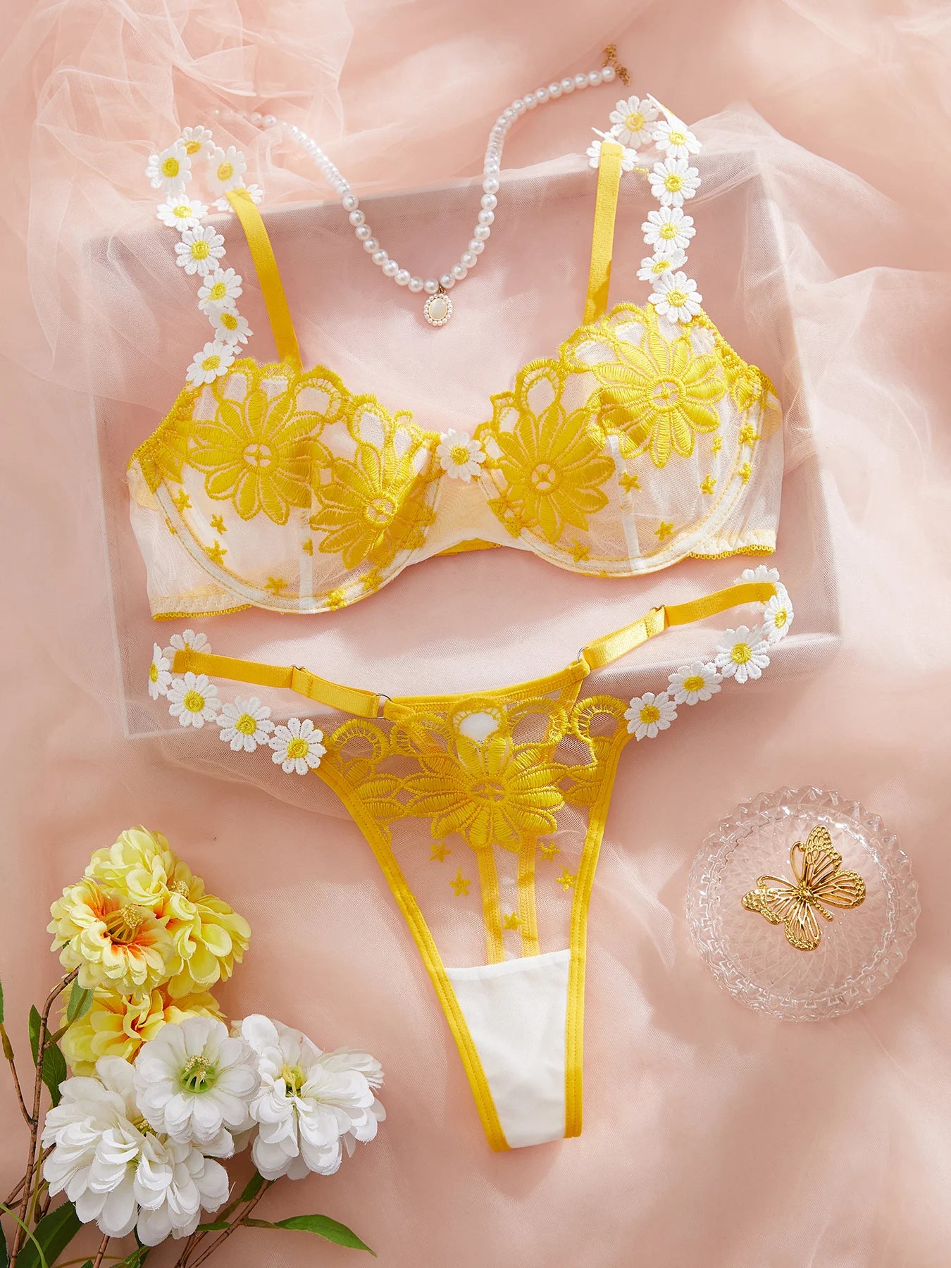 Ladies' youthful and beautiful yellow daisy summer semi transparent embroidered underwear, cute and sweet style, adjustable shou.