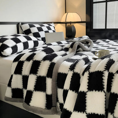 Plush Warm Winter Blanket A Grade Plaid Coral Fleece Soft Thick Bed Blankets for Sofa Single Double Couple Furry Bedspread.