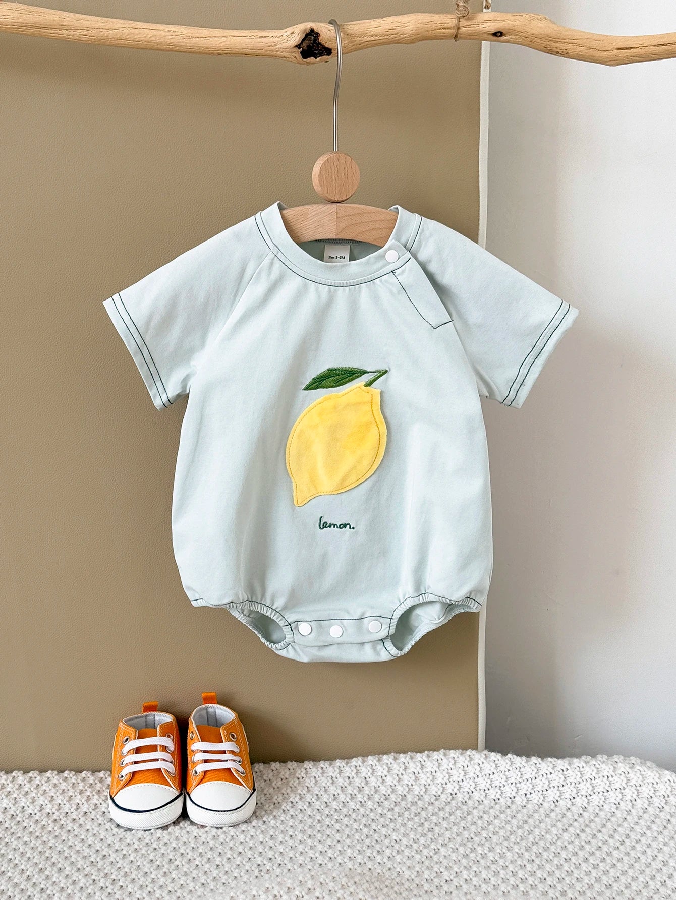 INS Sommer Neue Baby Body Neugeborenen Kleidung Jungen Mädchen Baumwolle Dreieck Strampler Plüsch brief Kurzarm Infant 0-18M