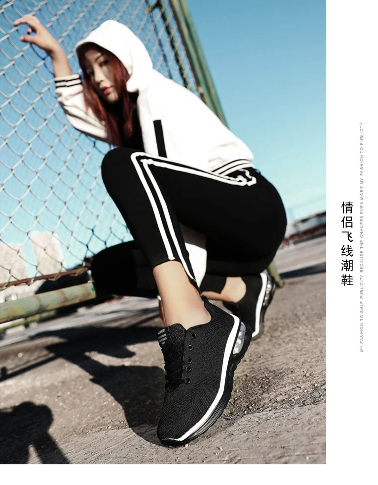 Men's and women's light casual sneakers Breathable mesh surface classic fashion lace-up walking and running shoes sneakers.