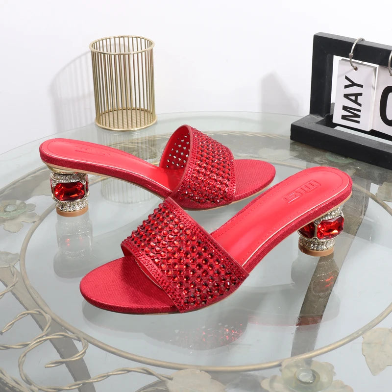 Golden heeles sandals new rhinestones in the summer 2025  thick heels lady slippers wearing banquet luxury elegant slippers.