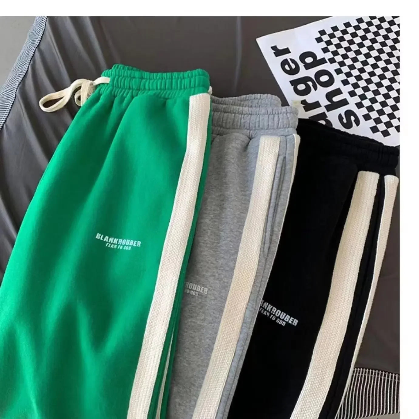 Casual Sporty Men's Hoodie Pants Set Hong Kong Style Long Sleeve Autumn Winter Loose Trendy Student Wear AE Origin China.