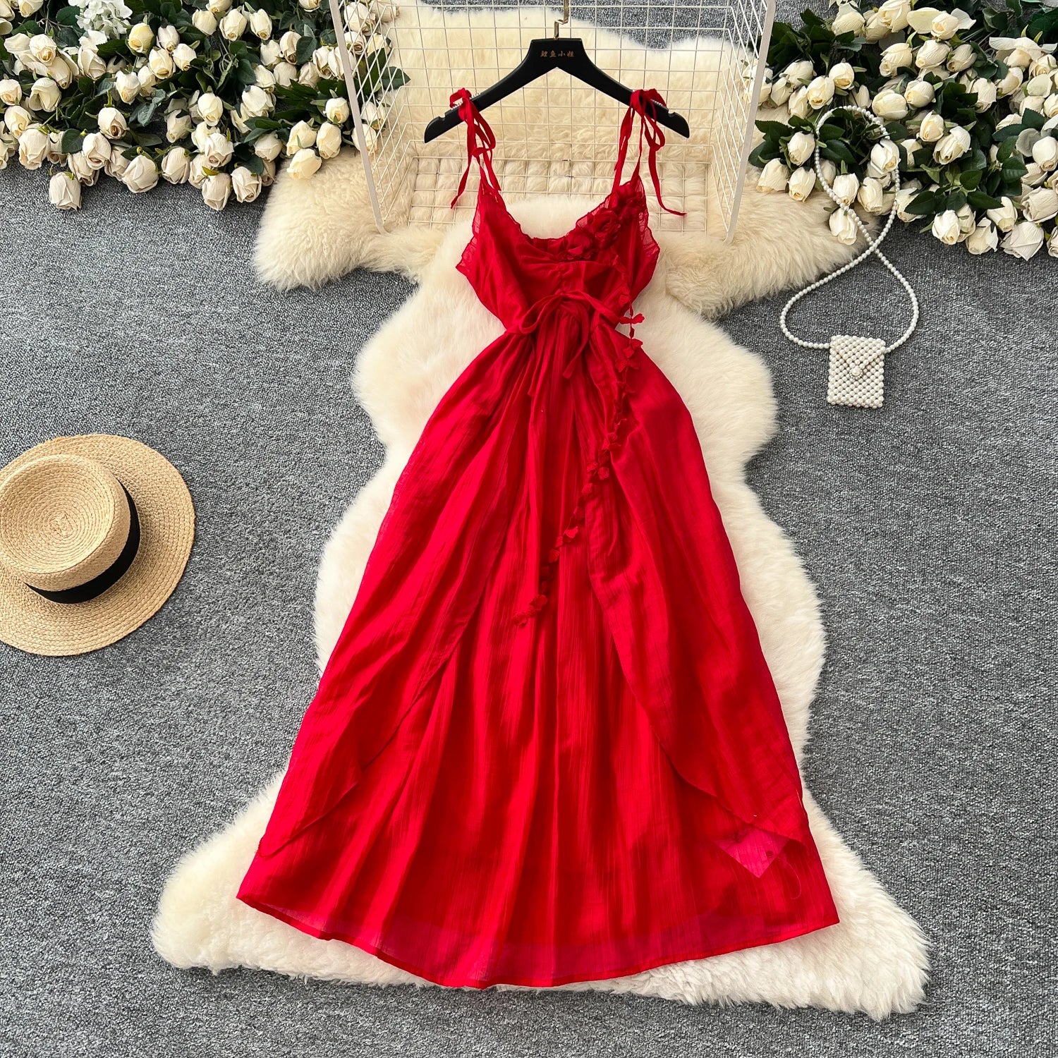 SINGREINY 2025, süßes Sommerkleid für Damen, Spaghettiträger, plissiert, 3D-Blumenmuster, schickes Sommerkleid, Fairycore, unregelmäßiges Kleid.