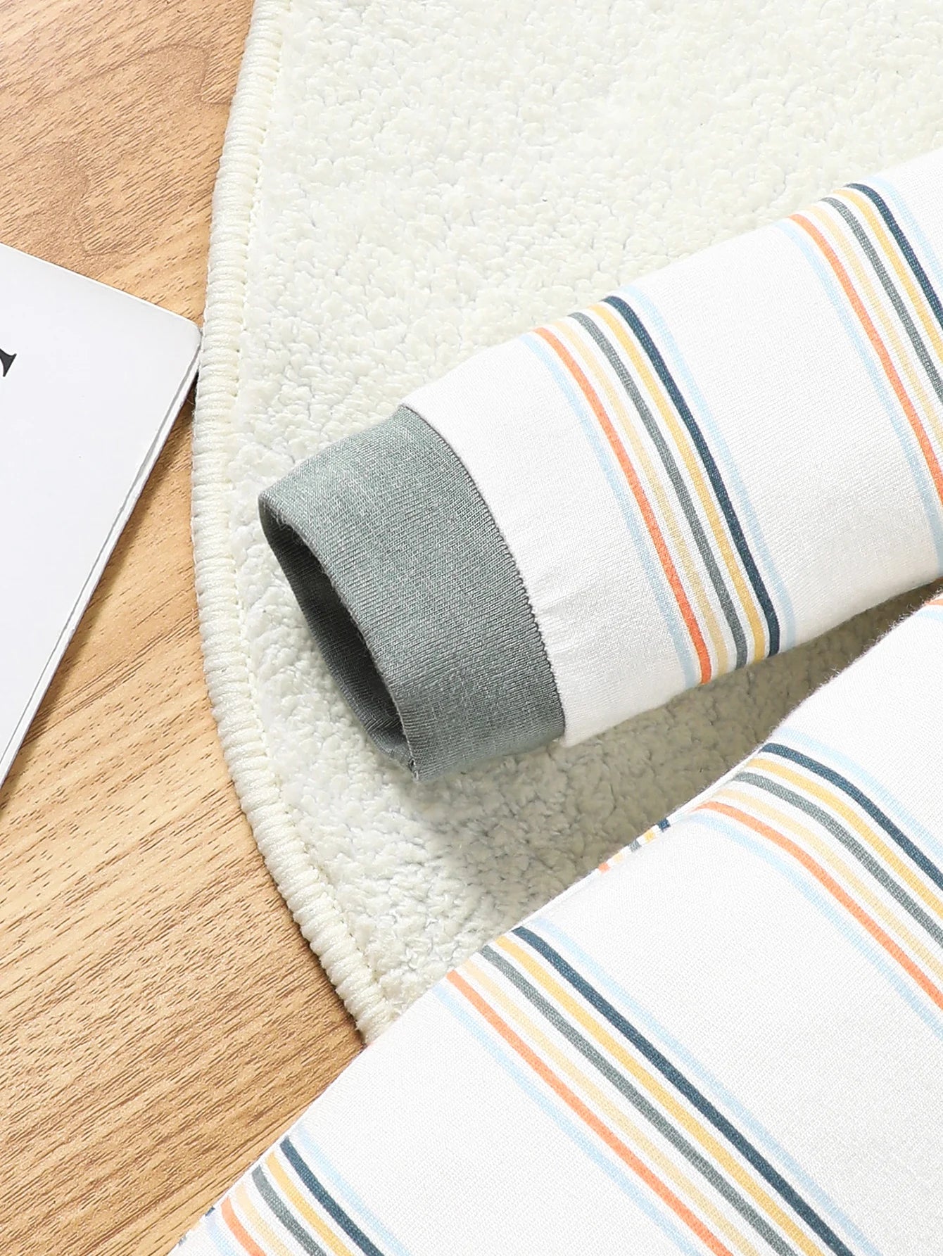 Zweiteiliger, langärmliger, einteiliger Strampler aus Bambusfaser für Säuglinge und Neugeborene, geeignet für Jungen und Mädchen im Frühling und Herbst..