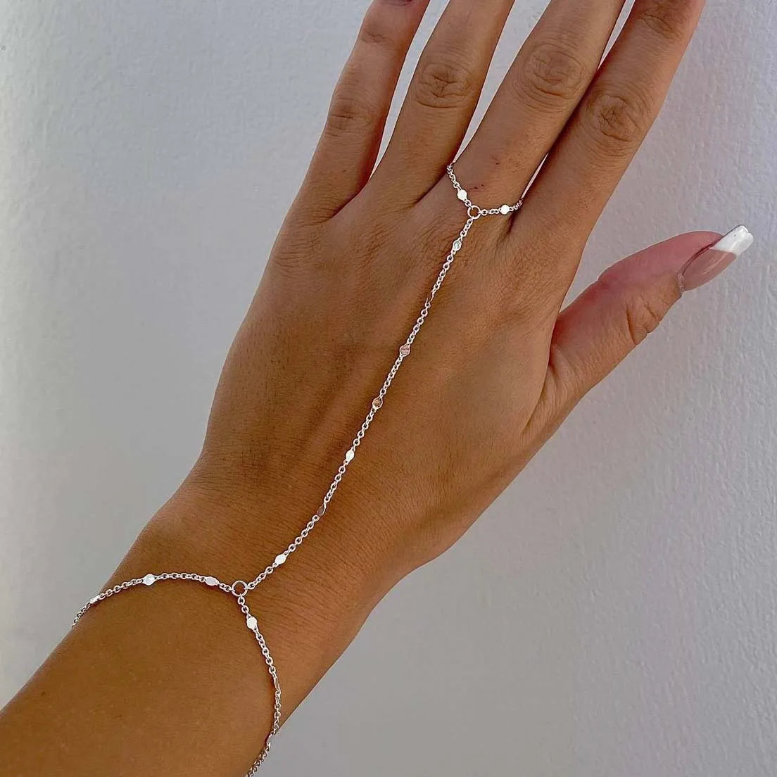 2025 Summer New Rhinestone Flower Bracelet Geometric Crystal Metal Bracelet for Women Beach Party Jewelry Accessories.