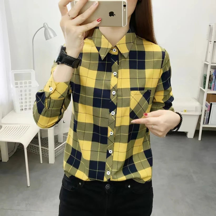 2024Spring and Autumn New College Style Women's Long sleeved Bottom Top Cardigan Long sleeved Fashion Plaid Shirt.