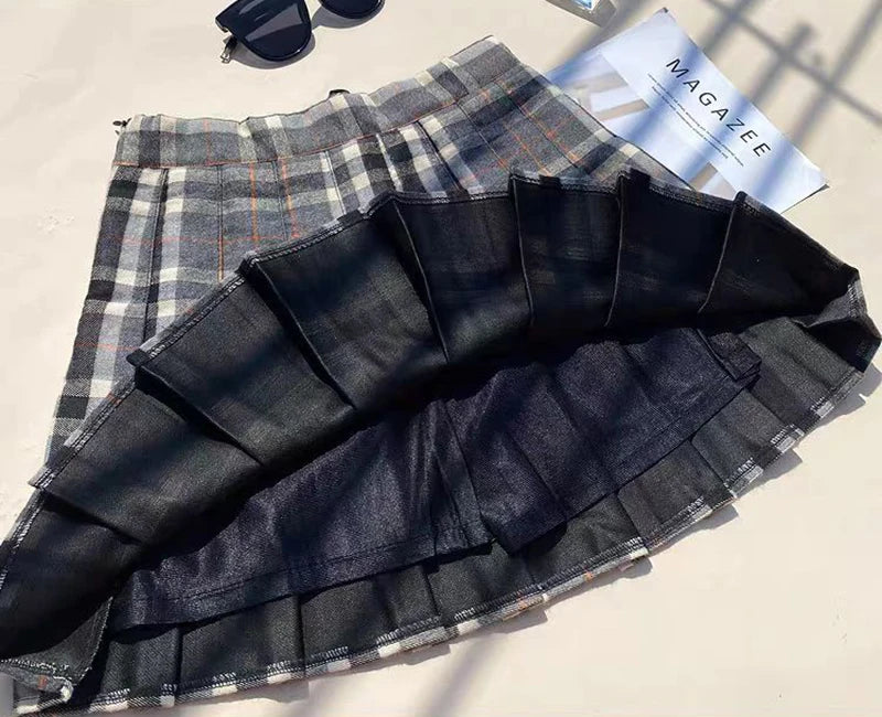 Plaid Woolen Pleated Skirts for Women Fall Winter High Waist Preppy Warm Mini Skirts Lady Fashion Korean All-Match A Line Skirts.