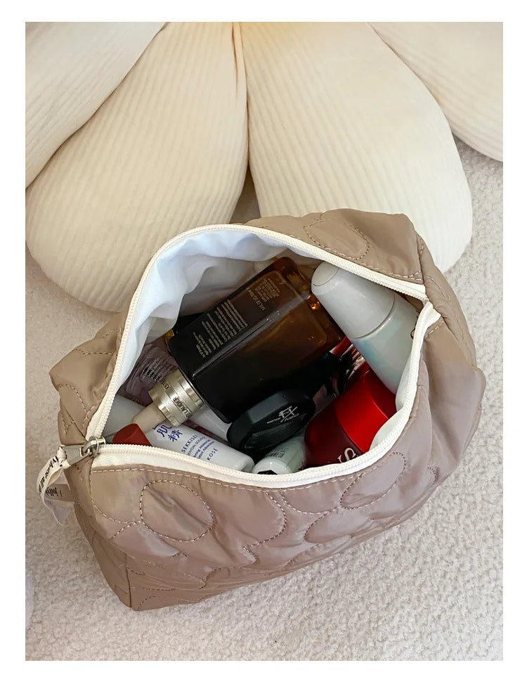 Large Capacity Women's Cosmetic Bags Cases Casual Ladies Small Storage Bag with Zipper Female Travel Clutch Bag Small Handbags.