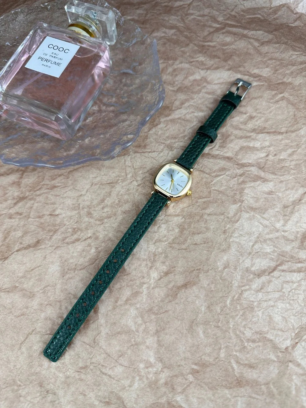 Hot Sale Women Watch Simple Small Dial Quartz Watches Luxury Ladies Gift Wristwatch Fashion Student Leather Strap Clock Relógio.