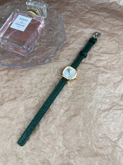 Hot Sale Women Watch Simple Small Dial Quartz Watches Luxury Ladies Gift Wristwatch Fashion Student Leather Strap Clock Relógio.