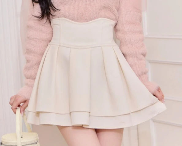 Japanese Lolita Black Skirts Women 2025 Spring Autumn New Radian Waistline Slim Short Pleated Skirt Female Mini Skirt Culottes