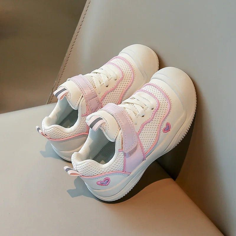 New Girls Sneakers Breathable Mesh Cute Design Outdoor School Kids Sports Shoe Lightweight Comfortable Children Fashion Footwear.