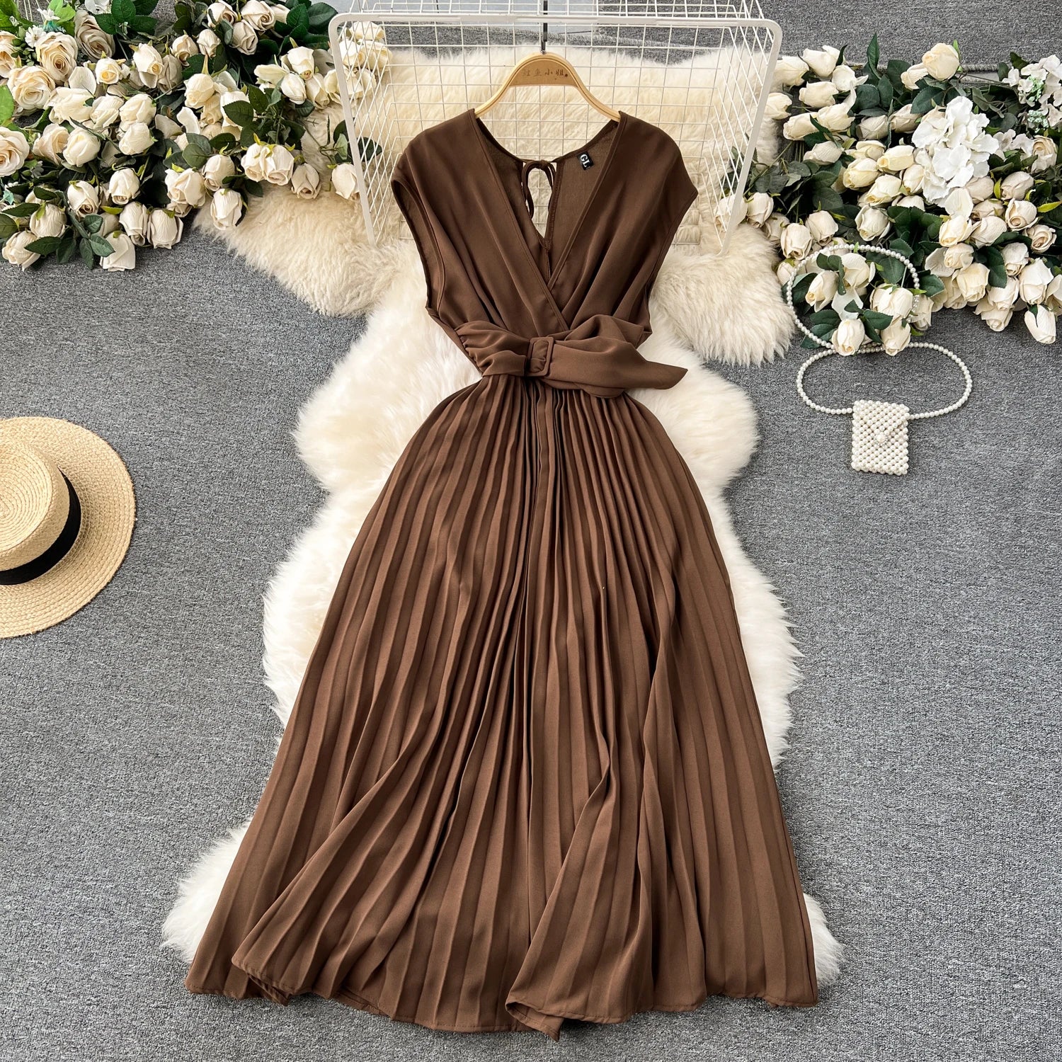 Französisch Vintage elegante Plissee Vneck Kleid A-Linie Mode Chiffon Frühling Herbst ärmellose Vestidos Frauen kleider.