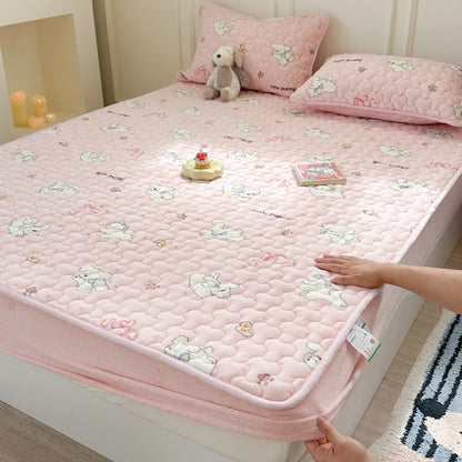 Quilted Velvet Bed Cover Printed Bedspread for Home Winter Mattress Protector Thicken Bed Linen 매트리스 커버 (No Pillowcase).