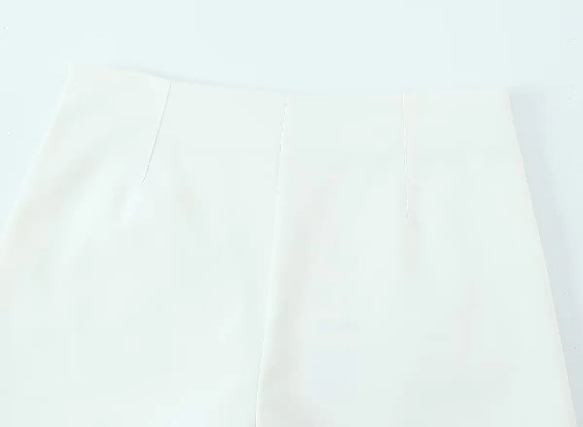 ZBZA Women High Waist A-line Shorts Loose Fit Double Pocket Zipper Solid Color Casual Mini Shorts Spring Summer New Chic Shorts.