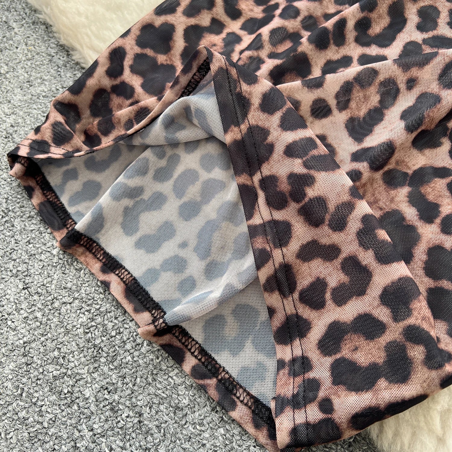 SINGREINY Sexy Party Langes Kleid Spaghettiträger Korsett Schlanke Spitze Patchwork Geraffte Mesh Rückenfrei 2025, Leopardenmuster Maxi-Sommerkleid.