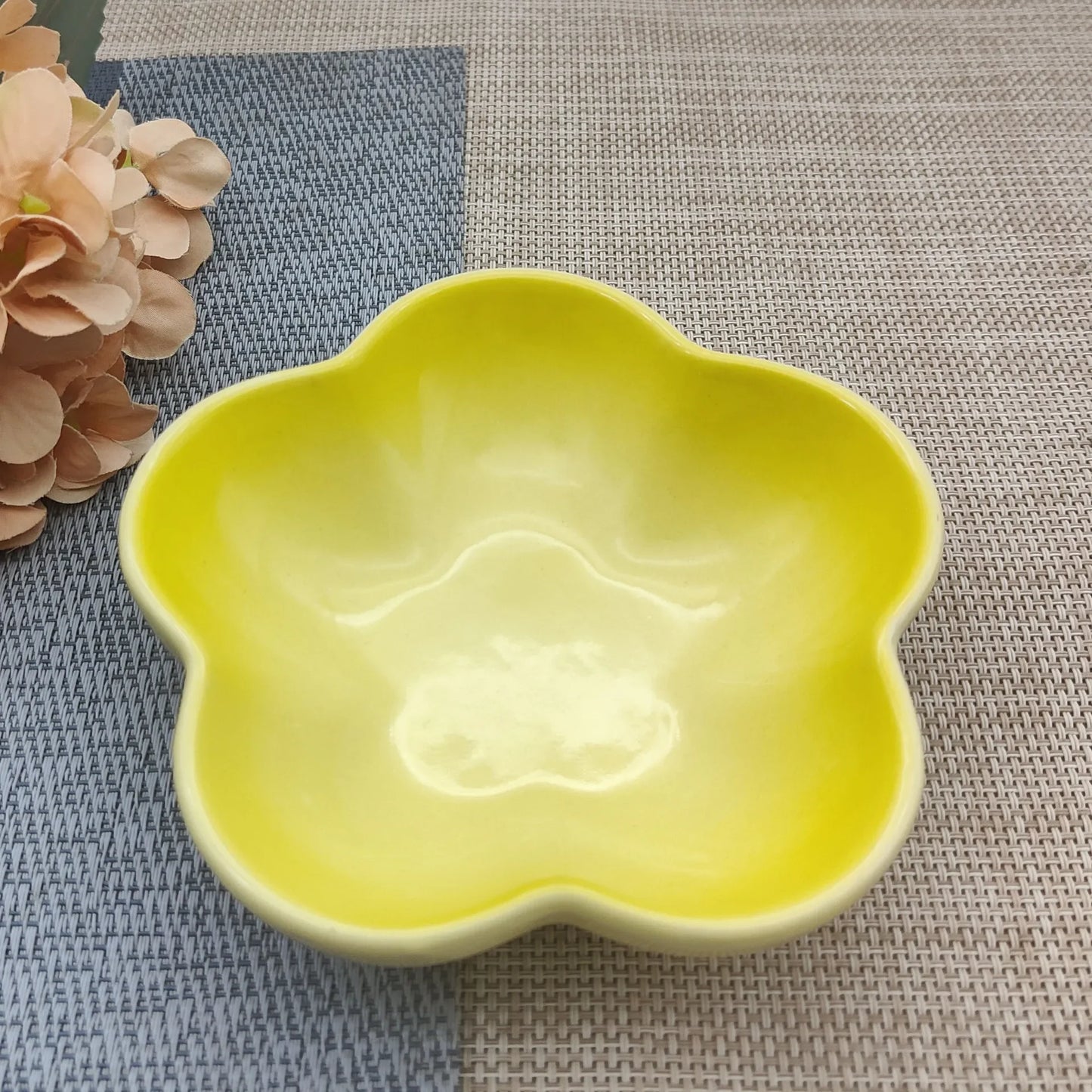 5'' Elevated Flower Design Ceramic Cat Bowl, Pet Food Dish, Small Dish Dip Dish, Deep Feeders, for Home Kitchen Supplies Gift.