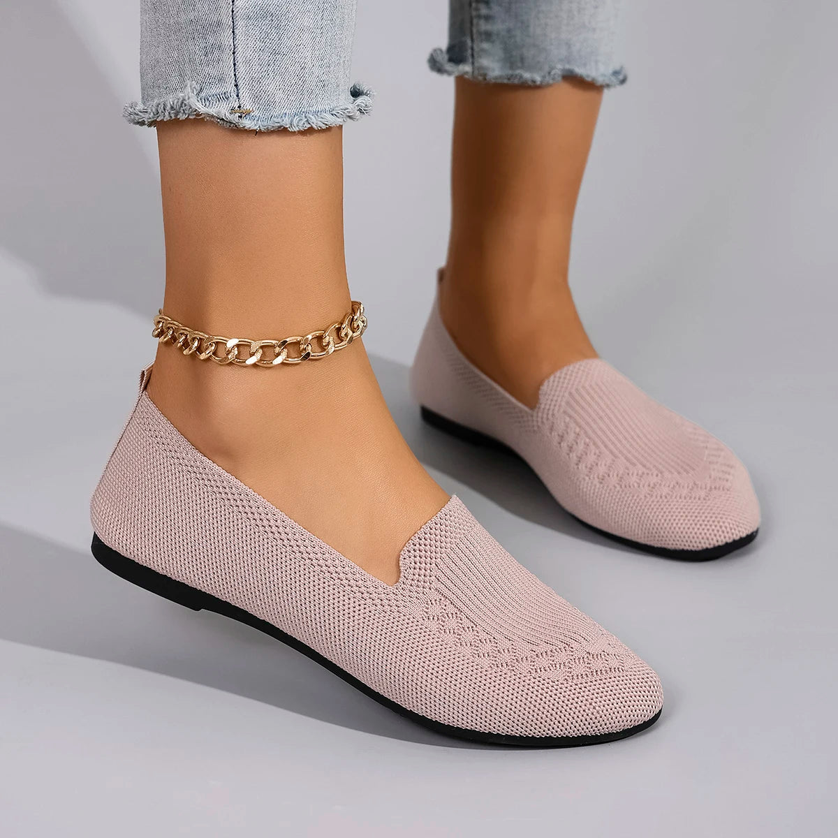 Spring Women's Comfortable, Breathable, Lightweight and Wear-Resistant Casual Shoes with Soft Soles for Lazy People to Step on.