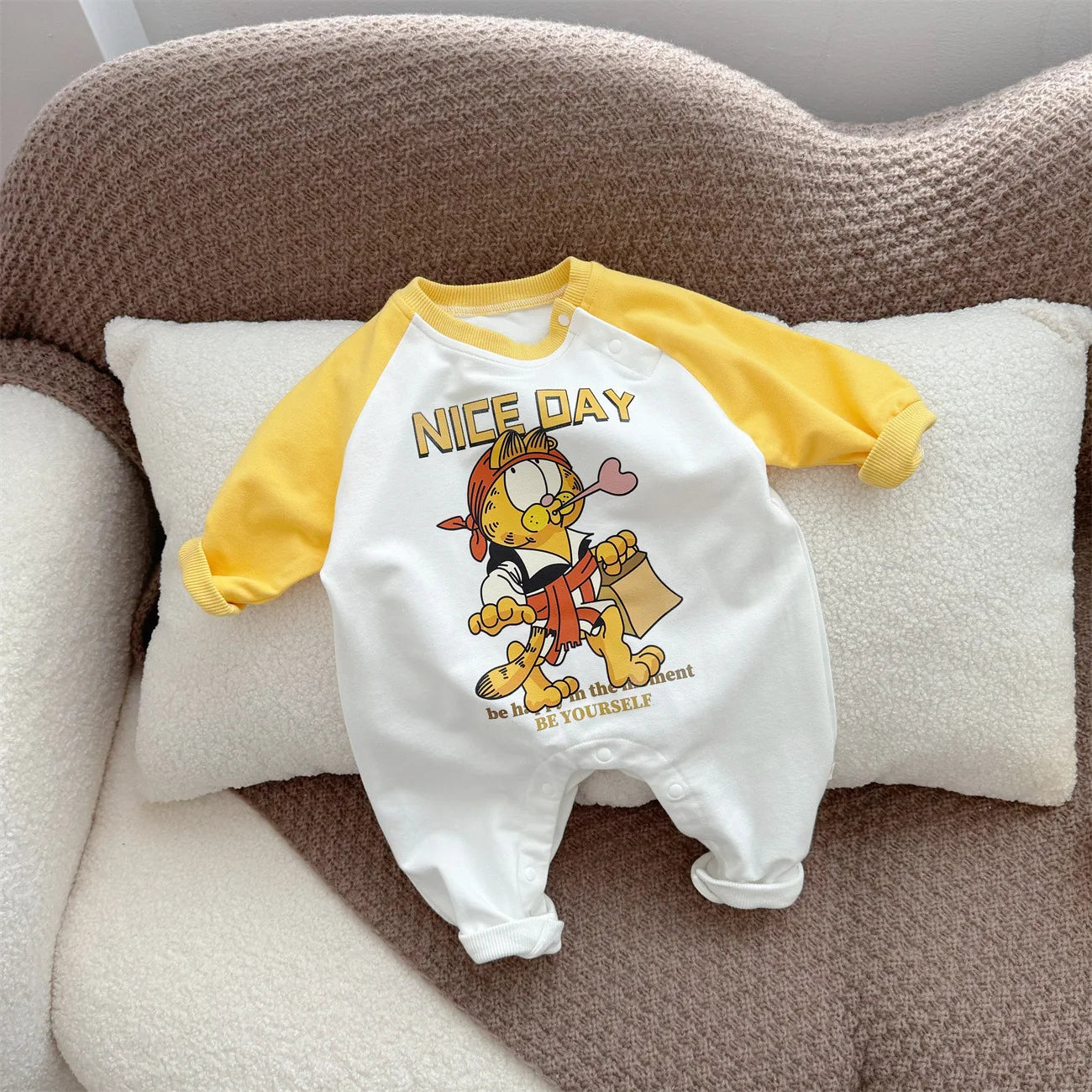 Cartoon gelber Bär gestreifter Body Frühling Herbst weiche Baumwolle Baby kleidung Overall Neugeborene Kleidung K6181-1.