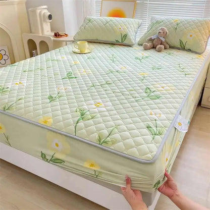 Quilted Mattress Cover 150x200cm - Thick Skin-Friendly Fitted Sheet, 매트리스커버 Breathable Bed Covers (Pillowcase Sold Separately)