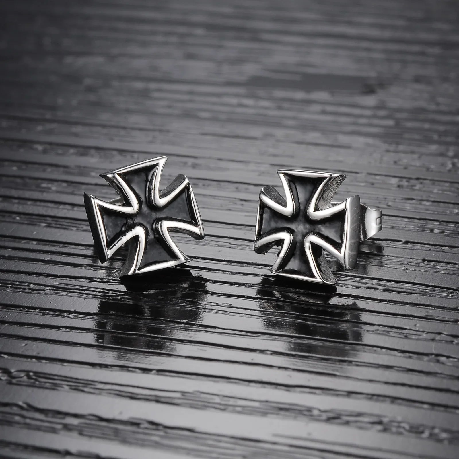 New 2PCS Men's Knights Simple Cross Stud Earrings Templar Knight Ear Studs Stainless Steel Crucifix Male Jewelry Gifts.