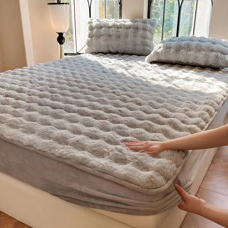 Velvet Mattress Cover Pad Fluffy Plush Fitted Bed Sheet Fleece Bed Cover for Double Bed Winter Warm Bed Dust Mite Queen Size.