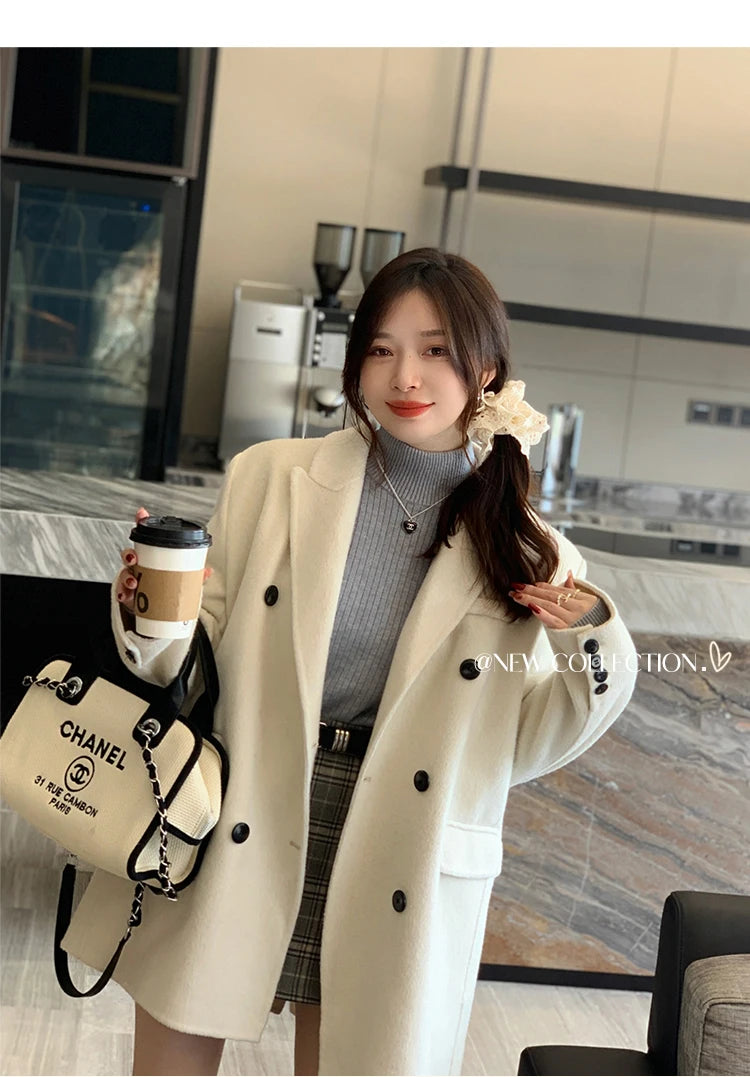 Women's Turtleneck Sweater Winter 2025 Retro with Velvet Lining Thickened Inner Wear Thermal Knitting Bottoming Shirt Pullovers.