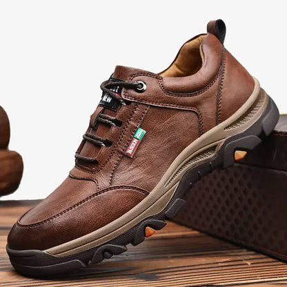 Non-slip Leather Men Hiking Shoes High Quality Man Casual Sneakers Comfortable Sport Shoes Breathable Retro Men Walking Sneakers.