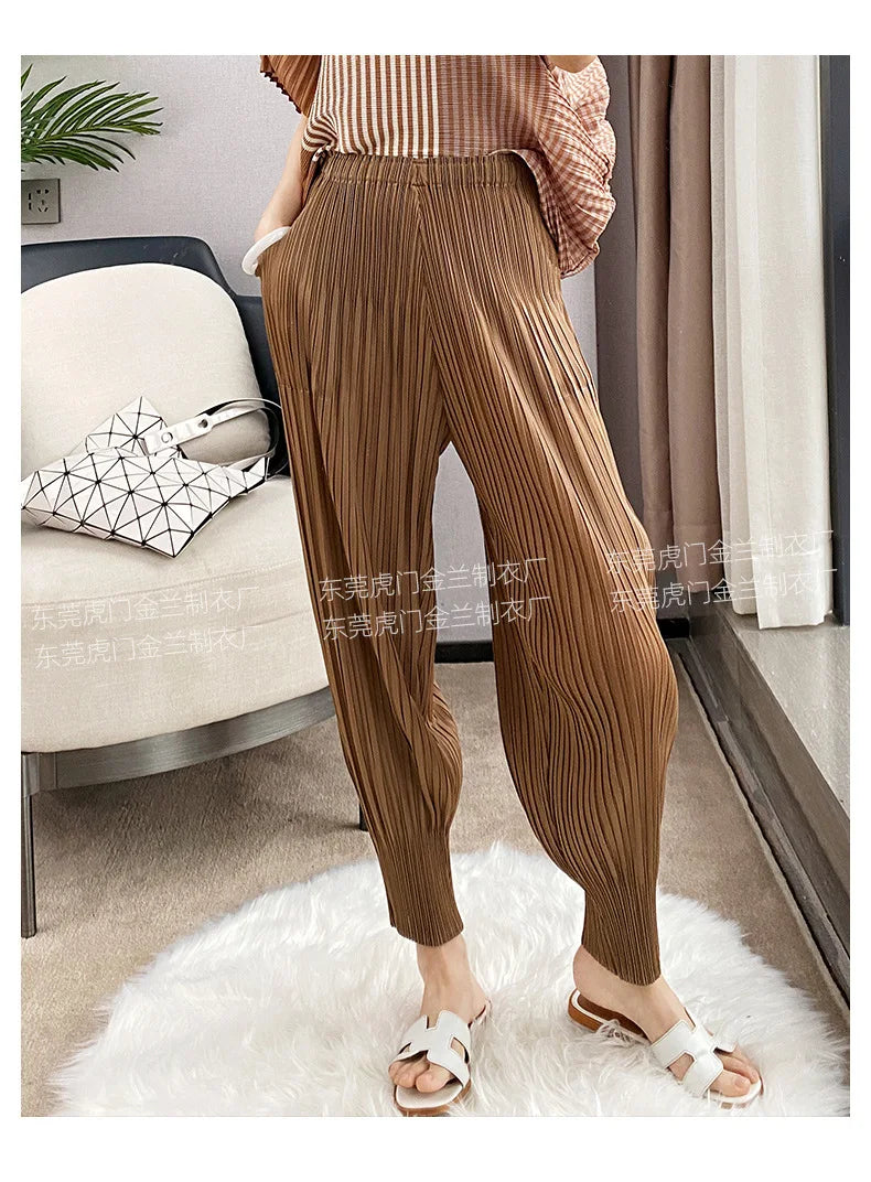 Miyake Life Pleated Pants Loose Harem Pants Women's Summer Thin Fashion Versatile Nine-minute Calf Pants.