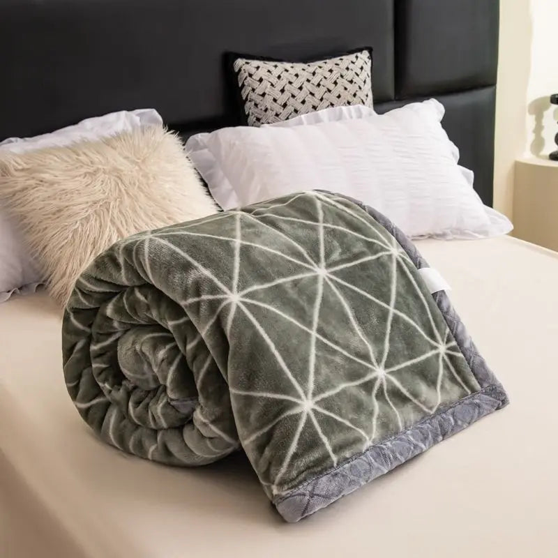 Nordic Style Geometric Printed Blanket Two Person Winter Thickened Quilt Coral Fleece Material Easy To Maintain Plush Bed Sheets