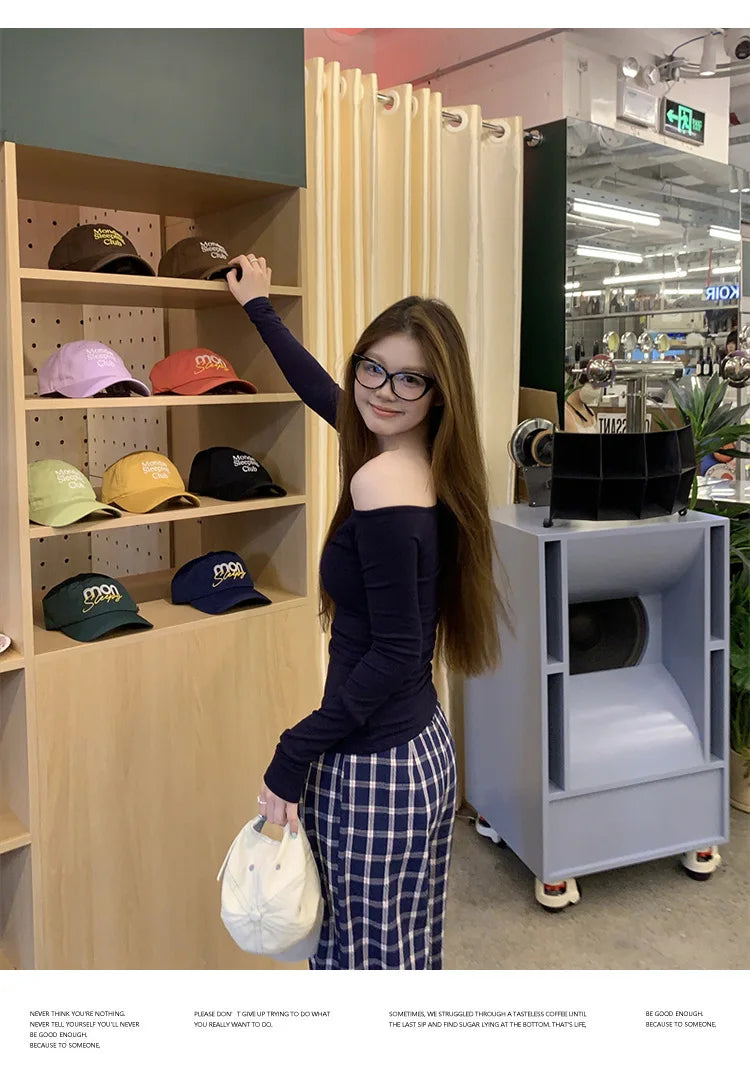 1pcs Spring Autumn Fashion Skew Collar Off-shoulder Long-sleeved T-shirts Women New Solid Slim Fit Sexy Tees Shirts Student Tops.