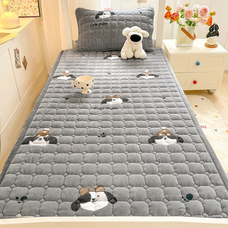 Cartoon Printed Warm Bed Mattress Super Soft Cozy Milk Velvet Single Bedding Protector Thick Tatami Mats for Autumn and Winter.