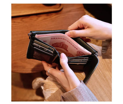 Magnetic Clasp Short Ladies Genuine Leather Wallet 2025 New Alligator Cow Leather Purse Woman RFID Card Holder Mini Clutch.